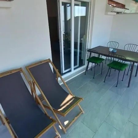 Superior One Bedroom With Balcony And Sea View Appartamento